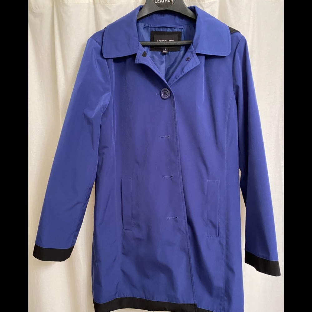 London Fog Ladies Raincoat, size L, EUC